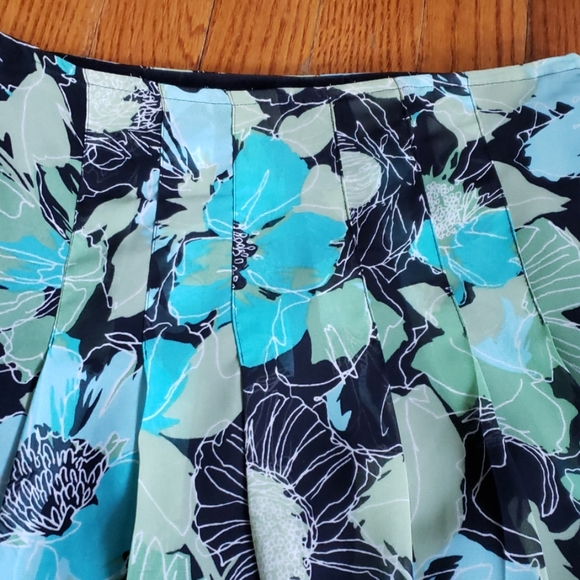 Skirt - Picture 3 of 5